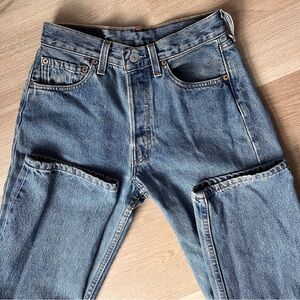 Vintage Levi's 501 Button-Fly High Rise Blue Jeans Sz W28 L30 Made in USA